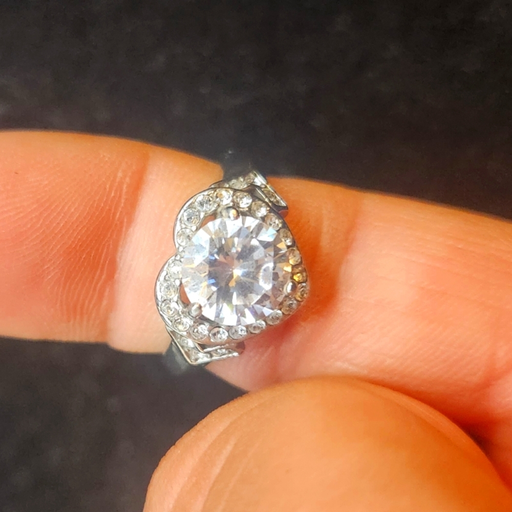 Heart shaped cz diamond stainless steel ring. Size 6